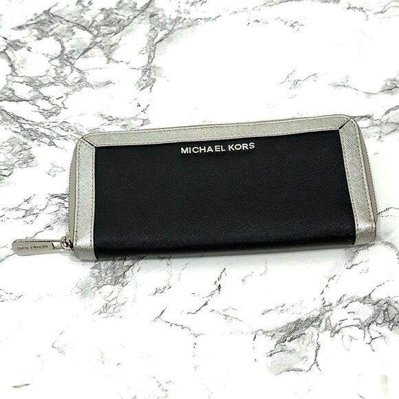 New MICHAEL KORS BLACK/SILVER TRAVEL CONTINENTAL LEATHER WALLET - Picture 2 of 11